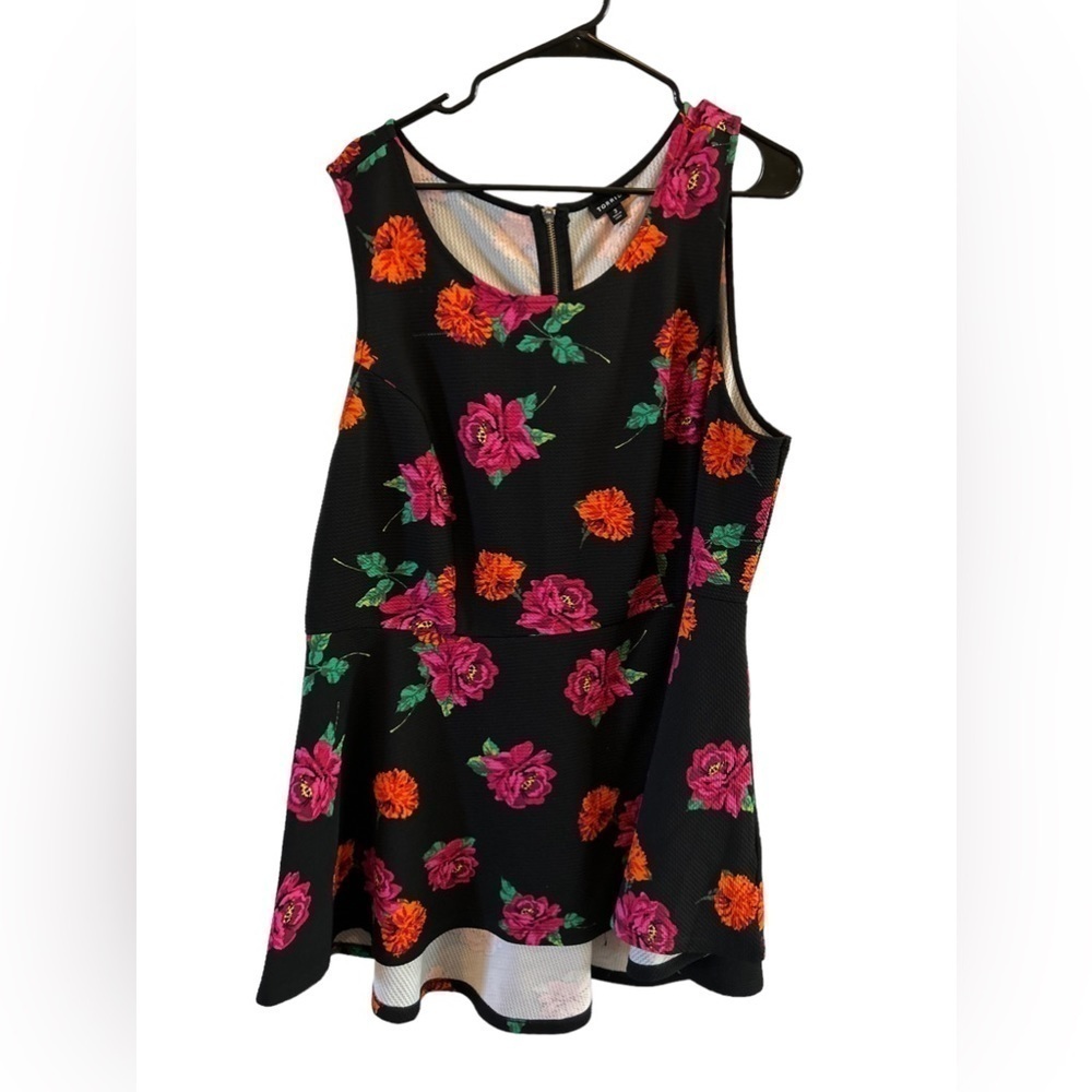 Torrid Tunic Top black with flowers Dress zipper Size 3‎